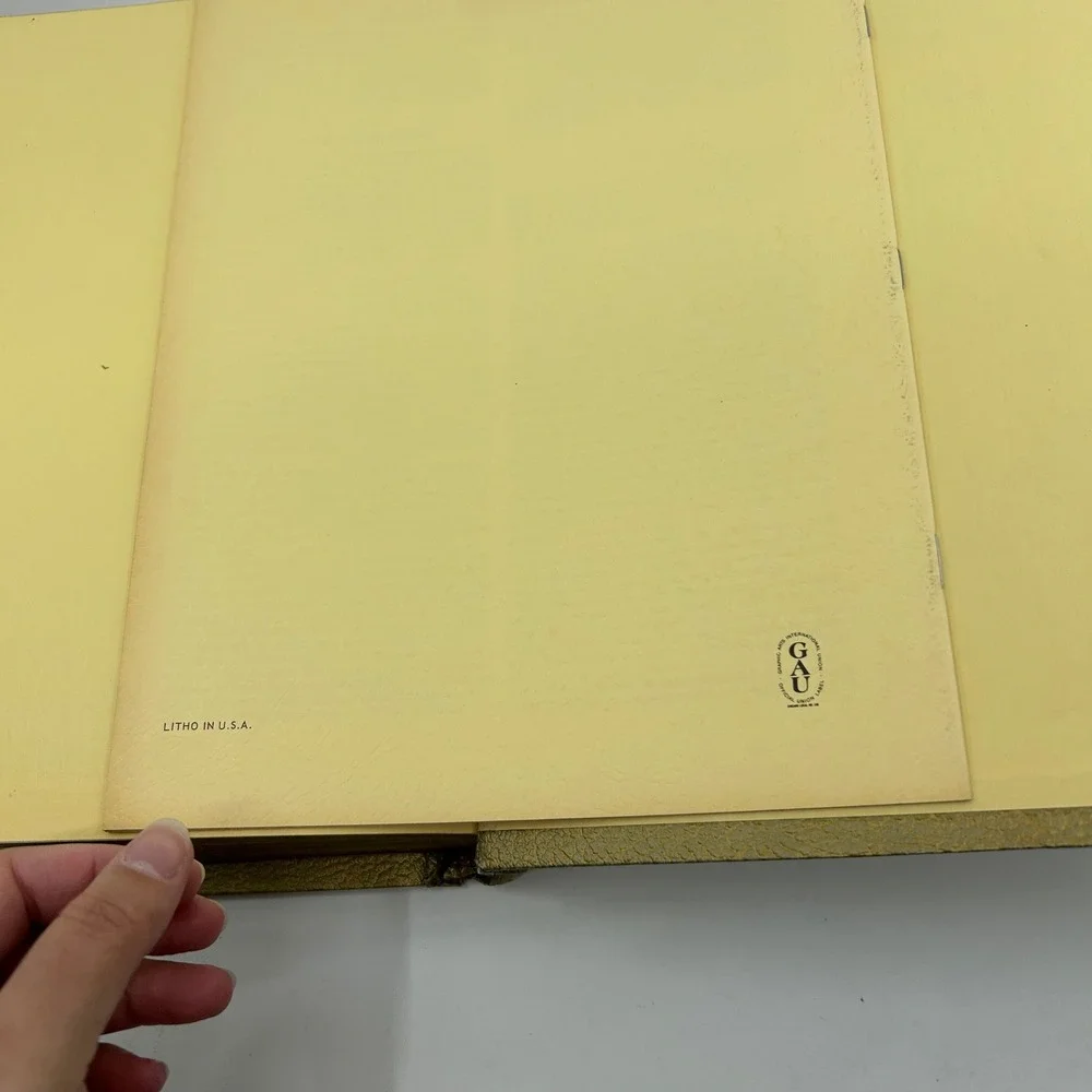 Vintage Holy Bible KJV Family Bible Large Illustrated 1971 Heirloom Bible